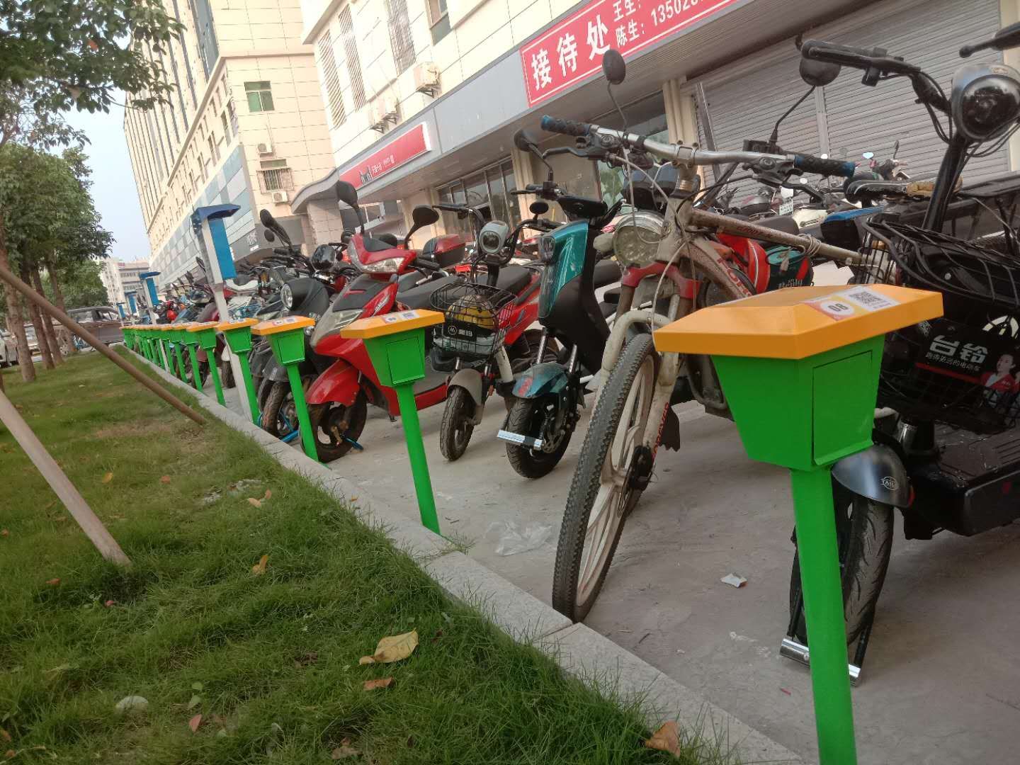 電動自行車充電樁的便捷之處 這3點是關(guān)鍵