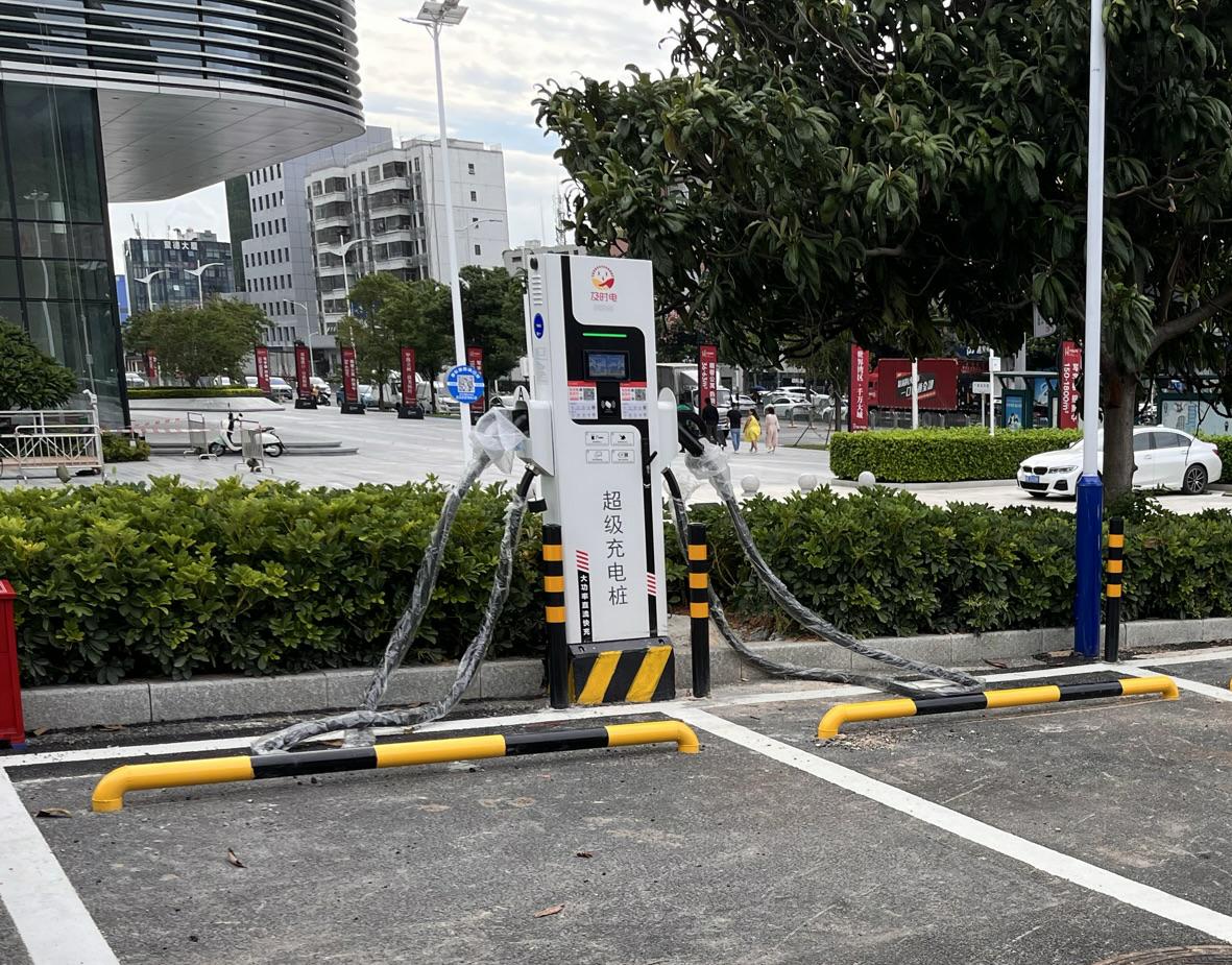 及時電新能源汽車充電樁怎么使用？