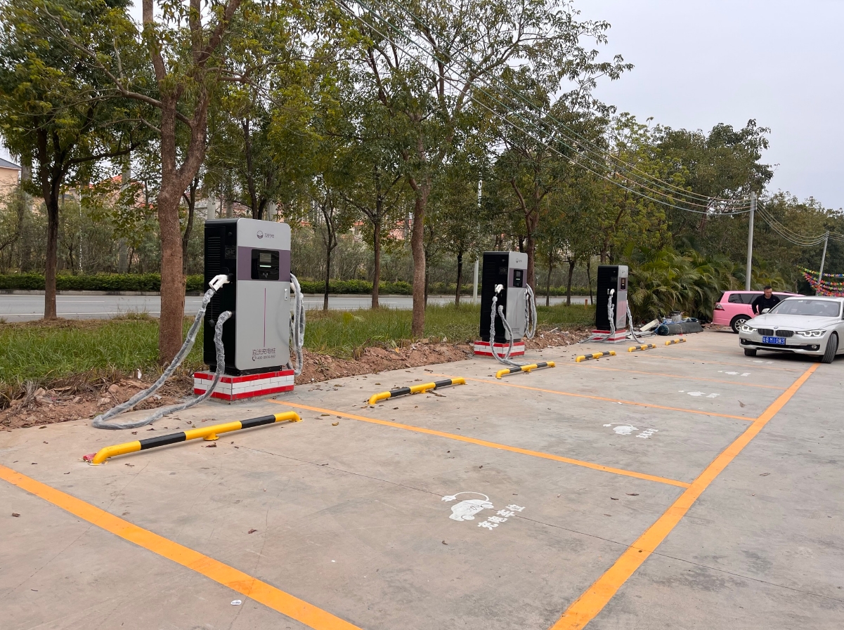 投建一個(gè)10臺(tái)及時(shí)電充電樁的充電站需要多少錢(qián)？