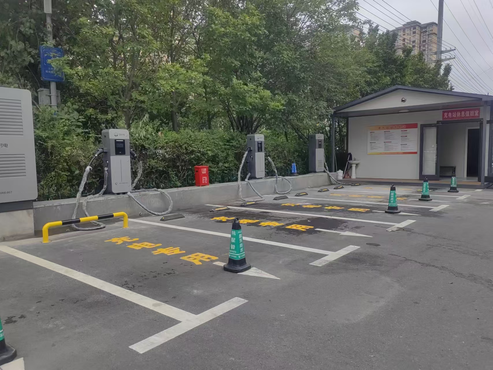 一秒一公里！及時(shí)電液冷超充在安徽震撼上線，引領(lǐng)充電技術(shù)新紀(jì)元 ?
